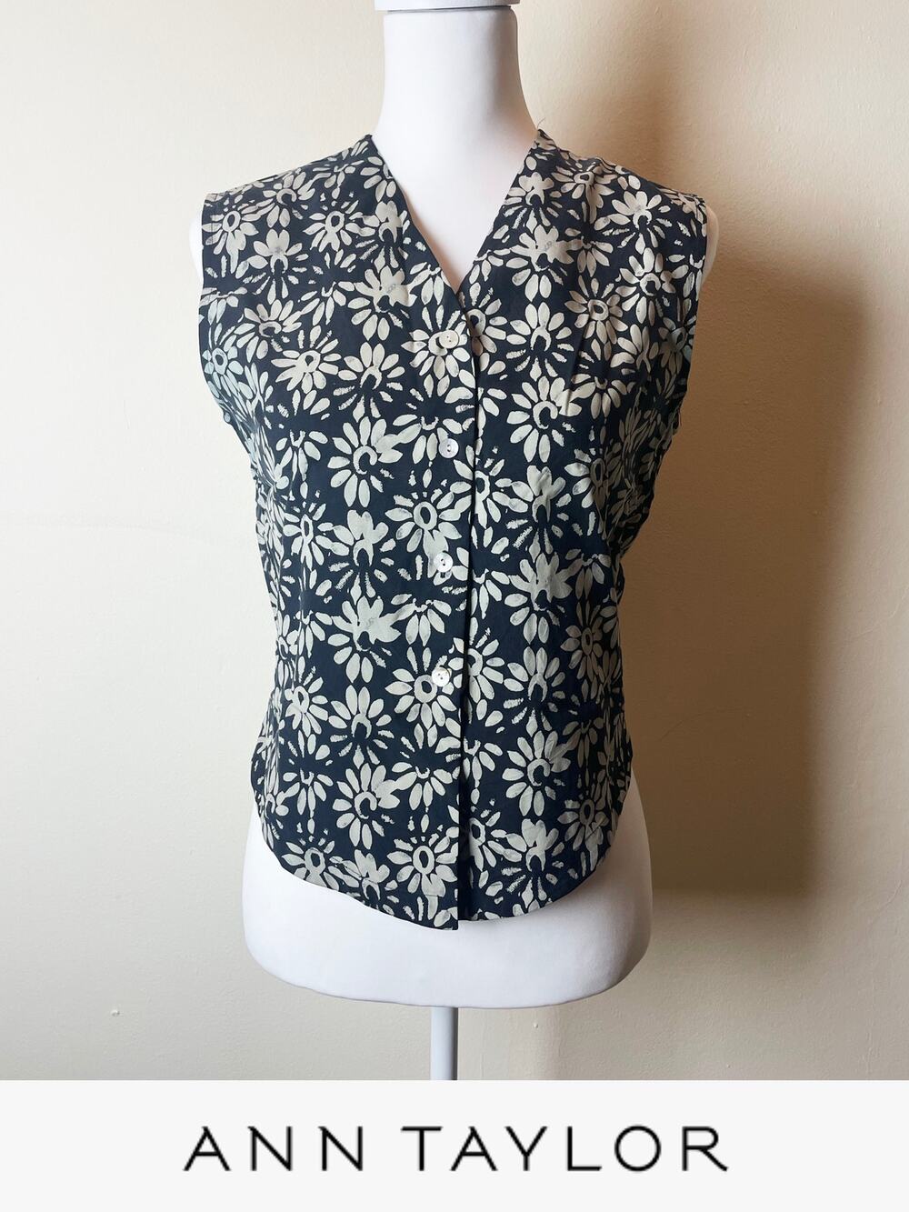 Vintage Ann Taylor 100% Silk Floral Sleeveless Blouse Black Cream Size 2